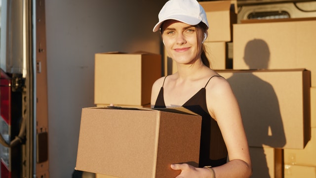 The Target Market for Courier Services: Who Needs Delivery?