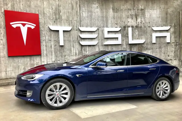 Teslas Target Market Who Buys Electric Cars and Why AMPLIFY XL