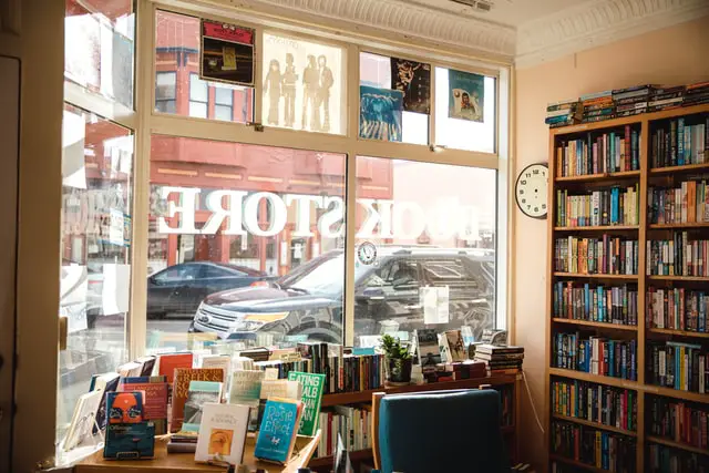 Are bookstores profitable