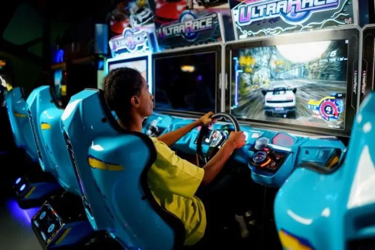 Dave & Buster's Target Market
