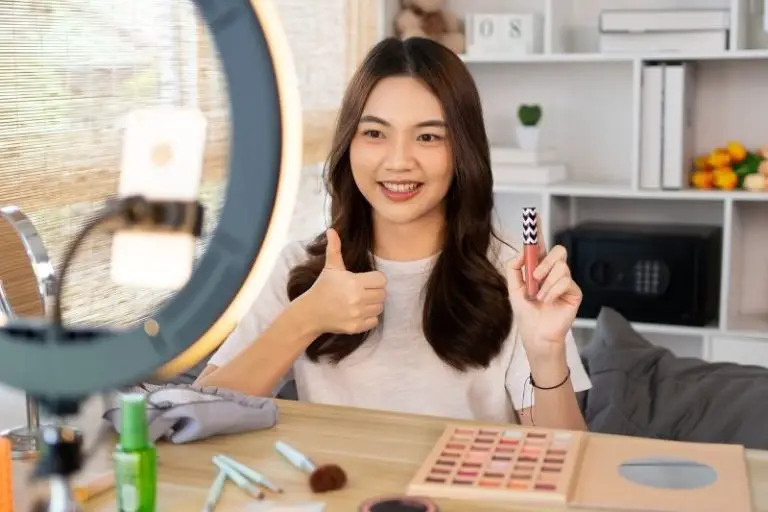 How Do Beauty Bloggers Make Money