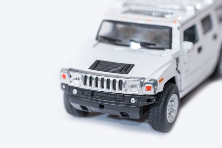 Hummer Automobile Target Market