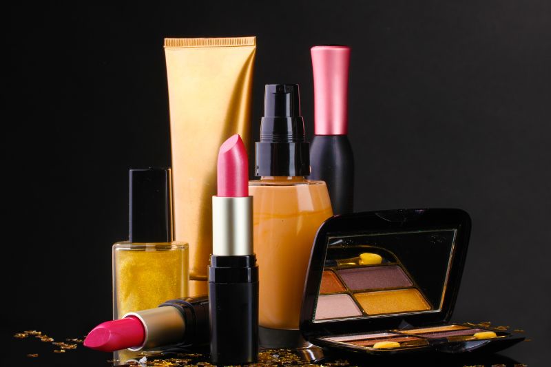 Benefit Cosmetics Target Market 1 AMPLIFY XL