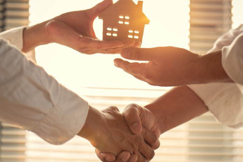 Target Market for Real Estate Investors 2 AMPLIFY XL